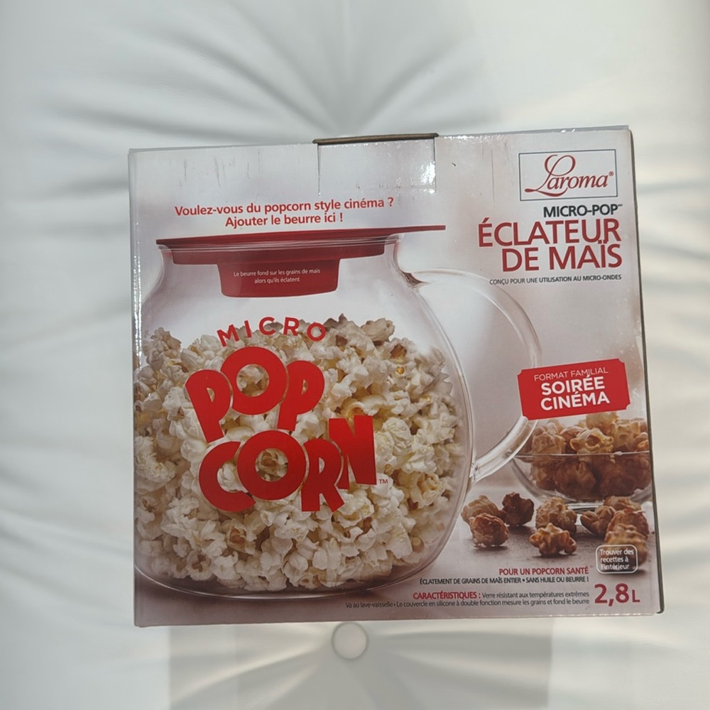 Laroma microwave popcorn popper no oil required.